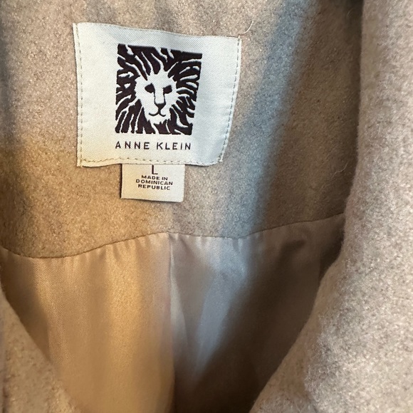 BEAUTIFUL Anne Klein double breasted wool 3/4 length coat, size L - Picture 3 of 10